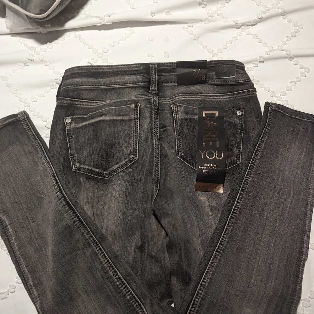 NWT Celebrity Pink Women's Jeans / Jeggings - Picture 7 of 7